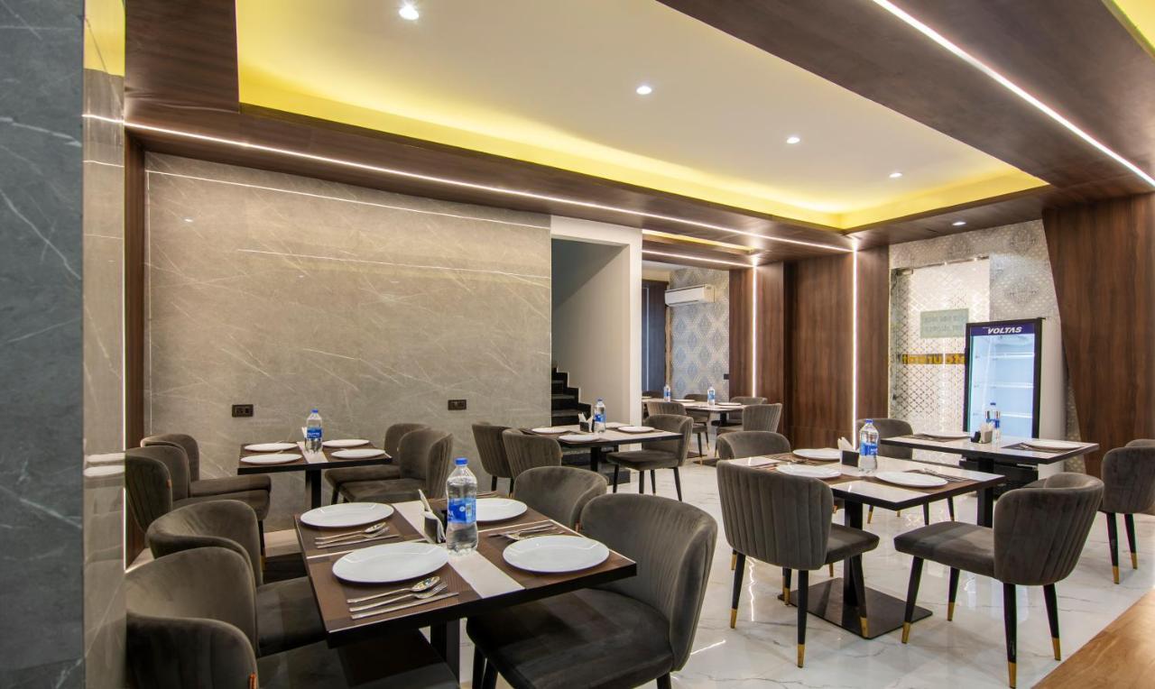 Hotel Treebo The Armani Near Igi Airport Nueva Delhi Exterior foto